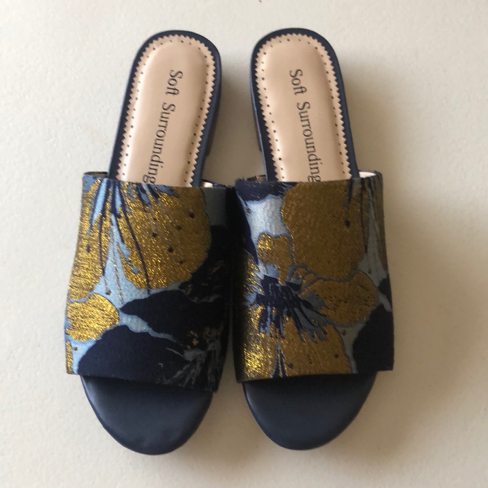 Soft surrounding mule flats